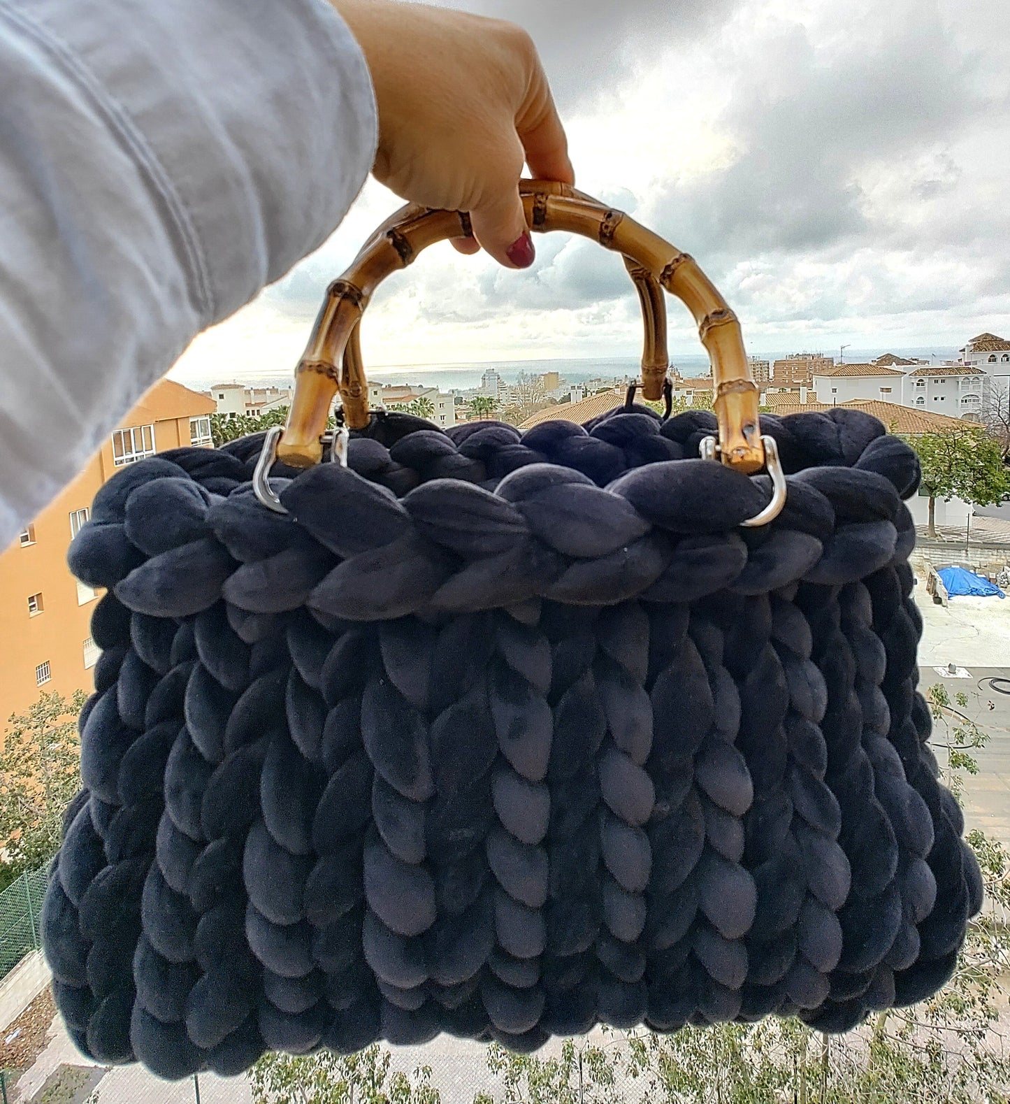 Nicosia black velvet